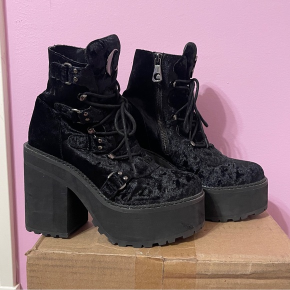 Rare velvet broom rider Killstar platform boots goth gothic vampire whimsygoth - Picture 3 of 9